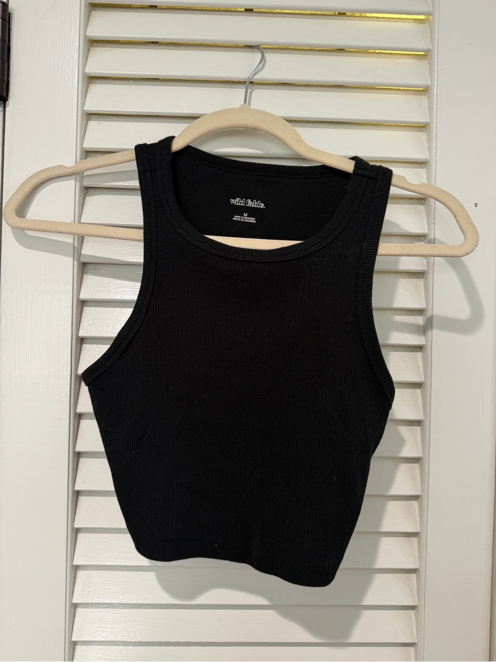 Black Ribbed Cropped Tank Top - Picture 1 of 2